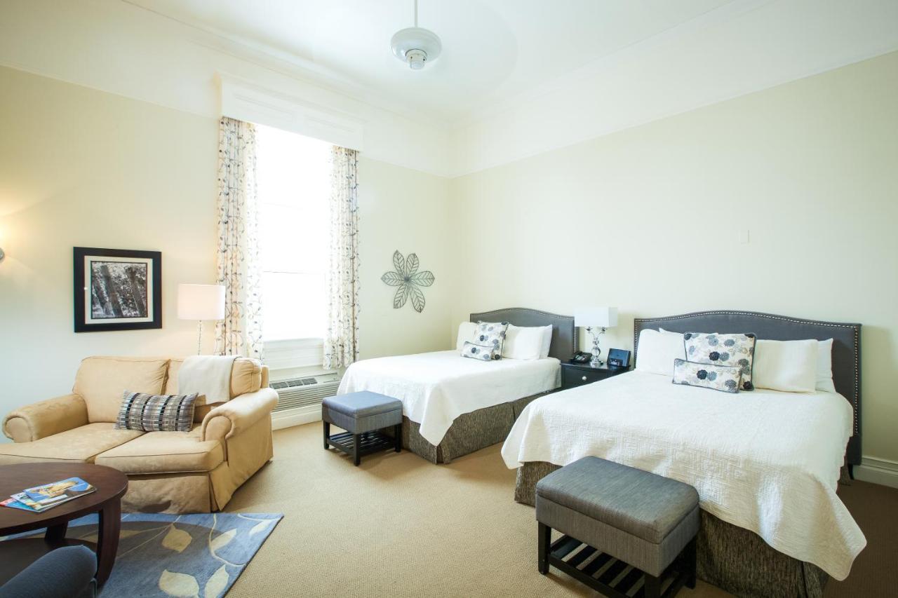 On The Twenty Inn 4*
